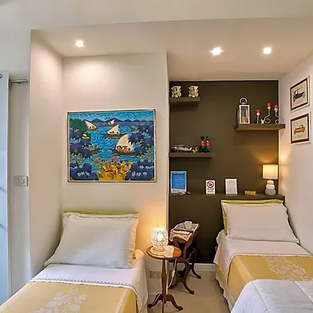 Alojamento de Acomodação e Pequeno-almoço A Casa Armenia 4*