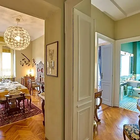 Alojamento de Acomodação e Pequeno-almoço A Casa Armenia 4*