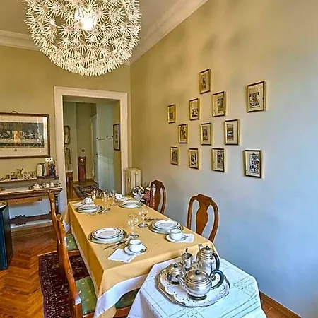 Alojamento de Acomodação e Pequeno-almoço A Casa Armenia 4*